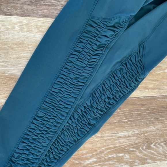 Calia Essential High Rise Smocked Legging by Carrie Underwood Side Ruching New - Picture 15 of 16